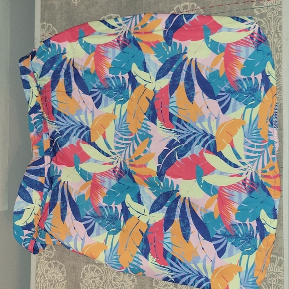 NWT | Old Navy Printed Resort Shirt | XL - Picture 8 of 8